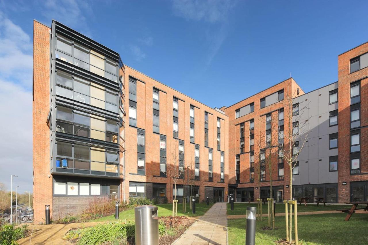 Student Only Riverside Way In Winchester Ngoại thất bức ảnh